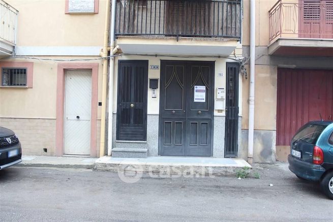 Ufficio in commerciale in Via Roma 190