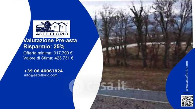 Terreno agricolo in commerciale in Via Mier