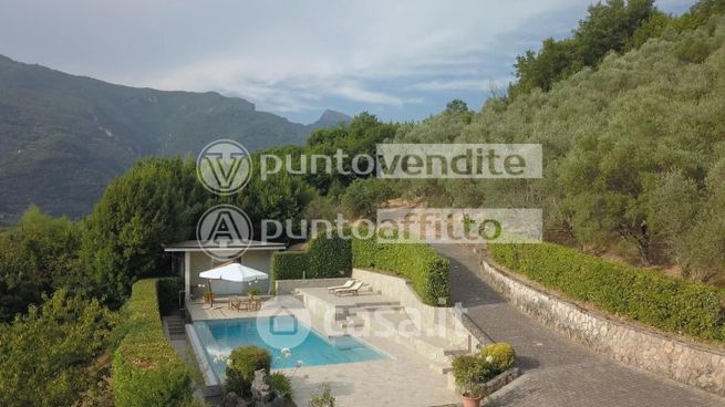 Villa in residenziale in Via Colletto Zacconi 2