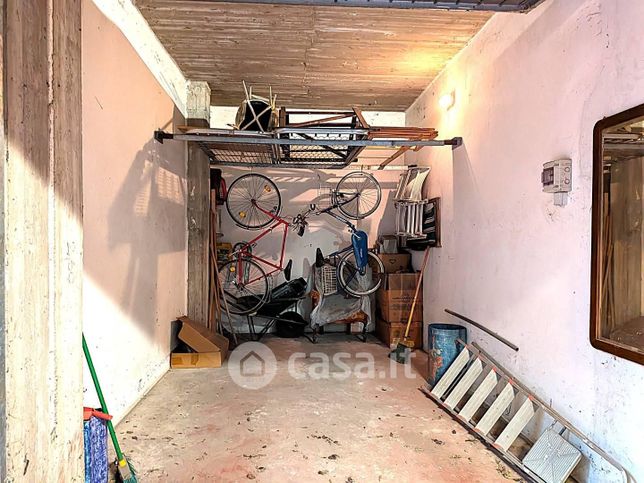 Box/posto auto in residenziale in Via Fratelli Bandiera 6 /A
