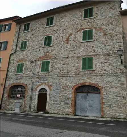 Box/posto auto in residenziale in Via Giacomo Matteotti