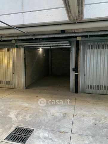 Box/posto auto in residenziale in Via Giorgio Amendola 22
