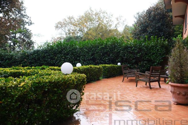 Casa bi/trifamiliare in residenziale in Viale Europa
