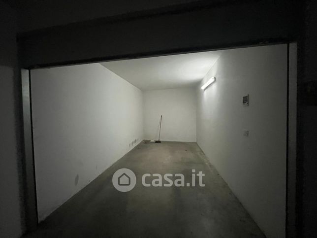 Box/posto auto in residenziale in Via Raffaele Sciarra 20