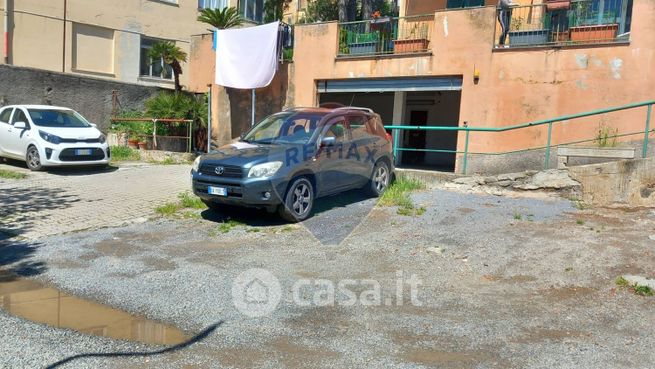 Garage/posto auto in residenziale in Piazza Giuseppe Montagna