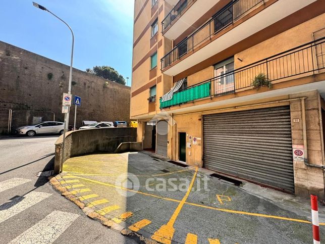 Box/posto auto in residenziale in Via Bartolomeo Carrea