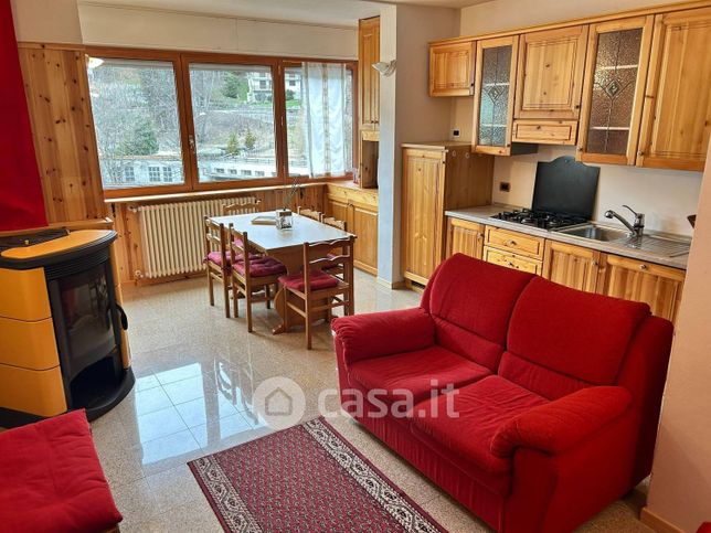Appartamento in residenziale in Via Antonio De Giacomi 5