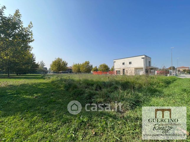 Terreno agricolo in commerciale in Via De Curtis