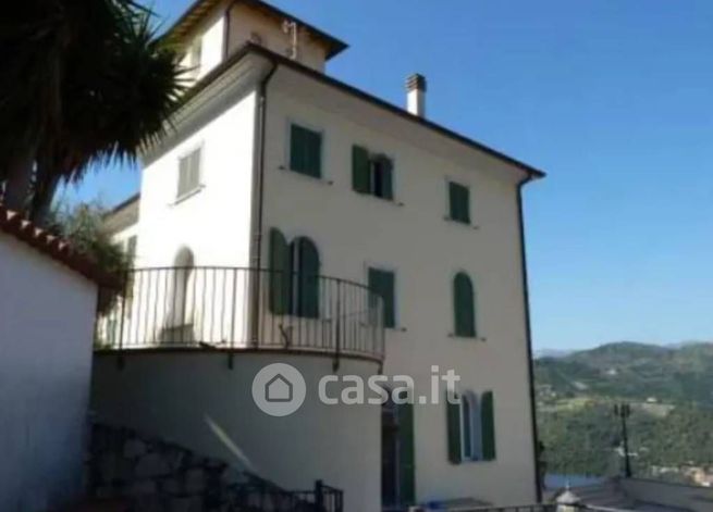 Villetta a schiera in residenziale in Via Cassogna