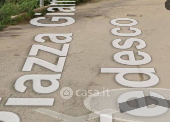 Box/posto auto in residenziale in Piazza Giambattista Tedesco