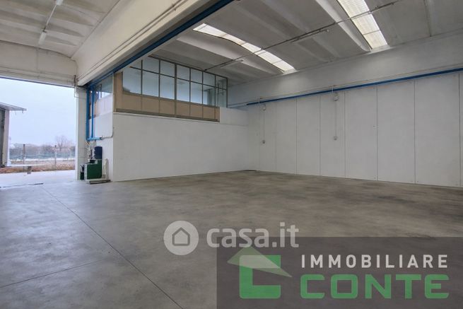 Capannone in commerciale in Via Marze