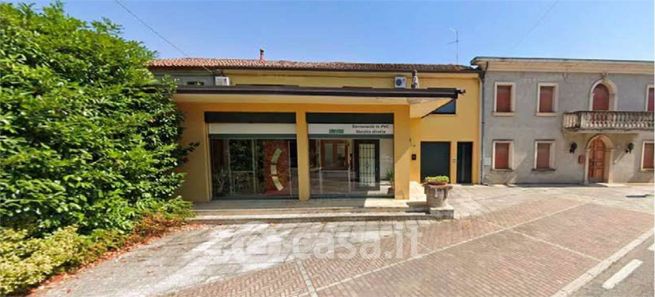 Capannone in commerciale in Via Belle Arti