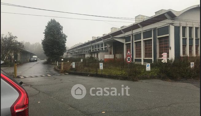 Capannone in commerciale in Strada Torino 49
