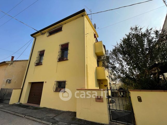 Casa indipendente in residenziale in Via Fratelli Cervi