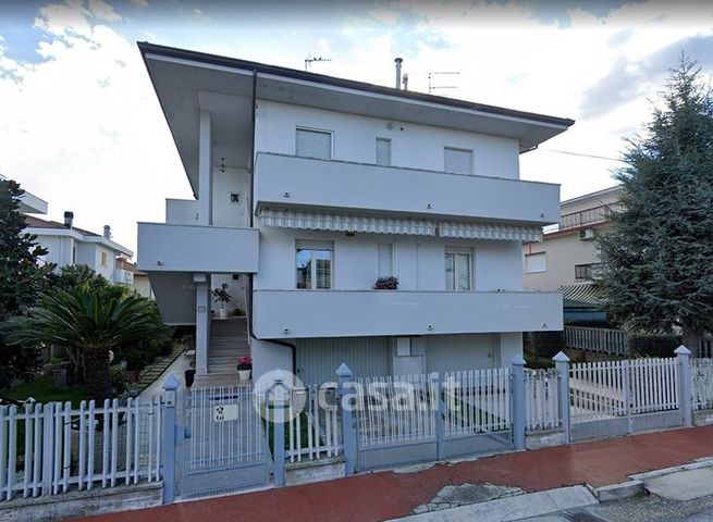 Appartamento in residenziale in Via Iaconi 41