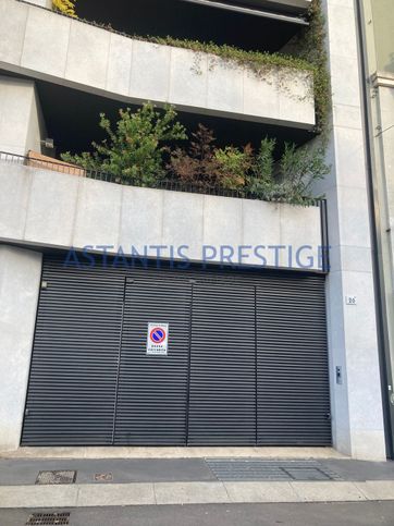 Garage/posto auto in residenziale in Viale Severino Boezio 20