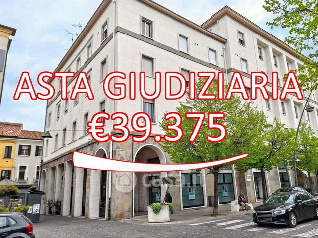 Ufficio in commerciale in Corso del Popolo 161