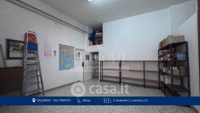 Attivitã /licenza (con o senza mura) in commerciale in 