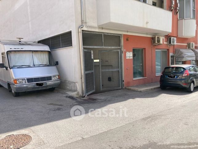 Box/posto auto in residenziale in Via Osanna 2