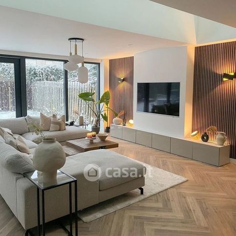 Appartamento in residenziale in Via Rive Fontane 44