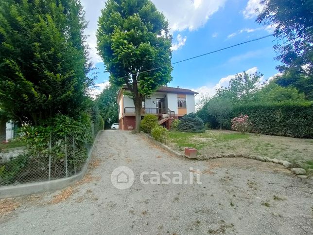 Casa indipendente in residenziale in Viale Bologna 93