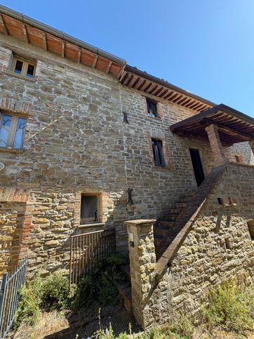Casa bi/trifamiliare in residenziale in Località Porziano