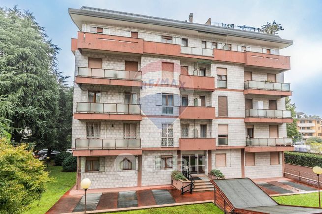 Appartamento in residenziale in Via I. Pindemonte 21