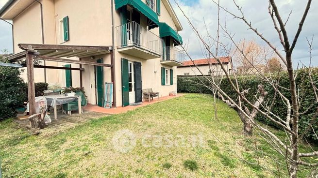 Villa in residenziale in Via Enea Melosi 55100
