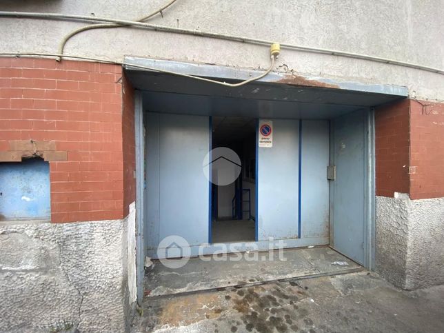 Capannone in commerciale in Via Diocleziano 257