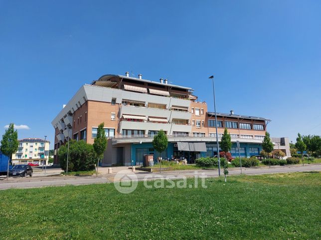 Ufficio in commerciale in Via Don Francesco Pasti 48