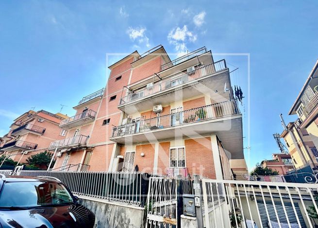 Appartamento in residenziale in Via Paternopoli 18