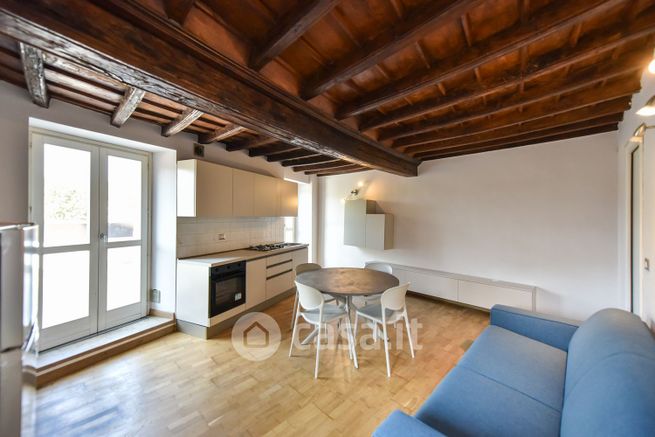 Appartamento in residenziale in Via Santa Chiara 36