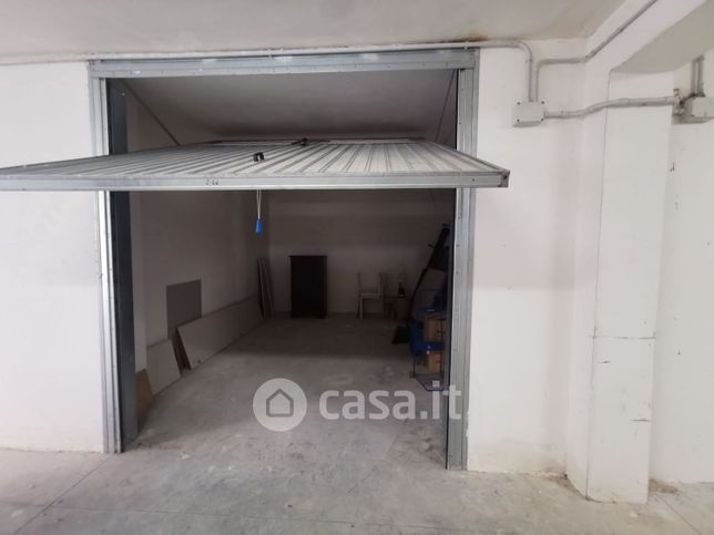 Garage/posto auto in residenziale in Piazzale galzerano