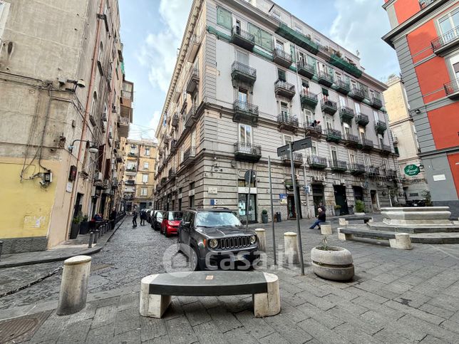 Negozio/locale commerciale in commerciale in Via Liborio Romano 10