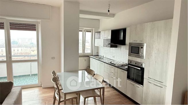 Appartamento in residenziale in Via Clateo Castellini 63