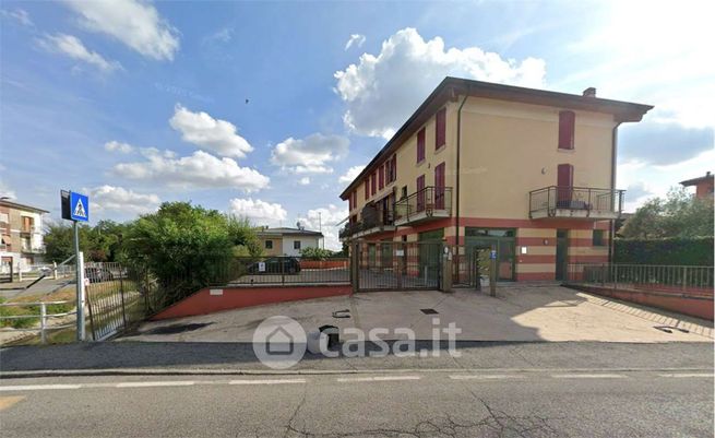 Ufficio in commerciale in Via Levadello 6