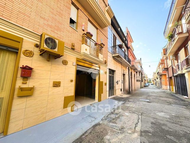 Capannone in commerciale in Via Guglielmo Pepe 62