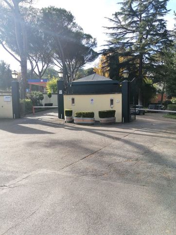 Garage/posto auto in residenziale in Via della Camilluccia 589