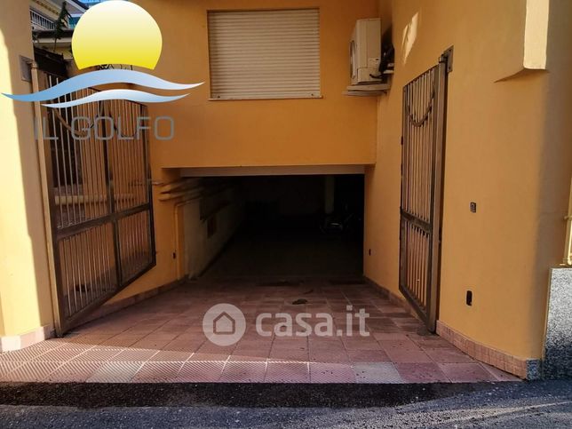 Box/posto auto in residenziale in Via dei Gerani 15