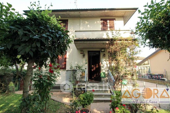 Villa in residenziale in Via Brigata Garibaldi 16