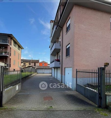 Box/posto auto in residenziale in Via Friuli 1A