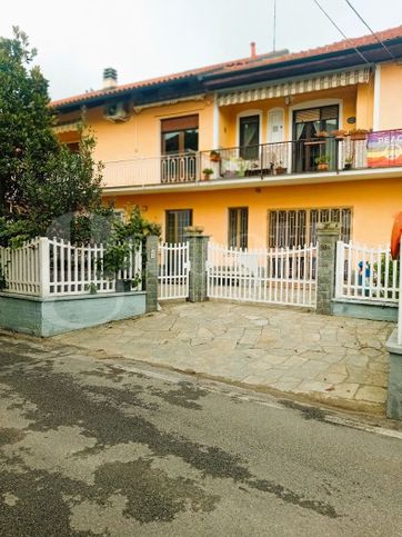 Villa in residenziale in Strada Pasubio 34