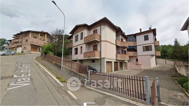 Villetta a schiera in residenziale in Via E. de Amicis 4