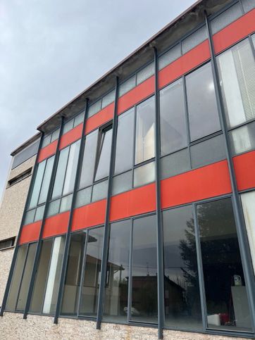 Ufficio in commerciale in Via Pedro Vassena