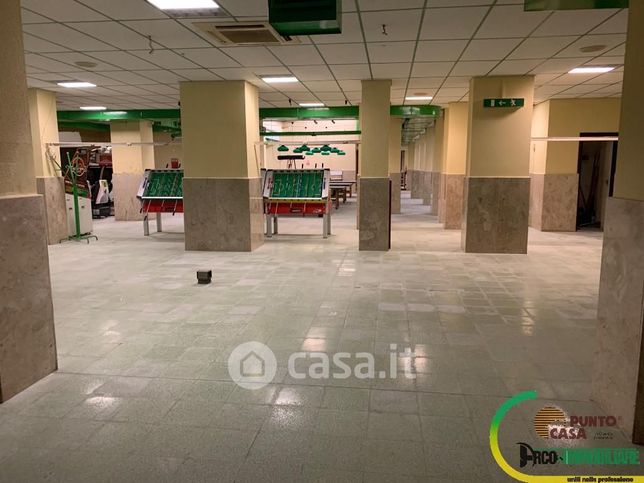 Capannone in commerciale in Via Emanuele Notarbartolo 2 H
