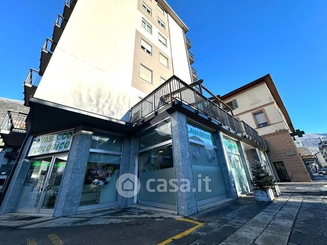 Garage/posto auto in residenziale in Viale Milano 41