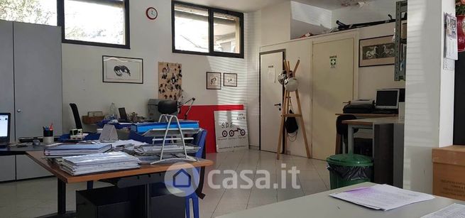 Ufficio in commerciale in 