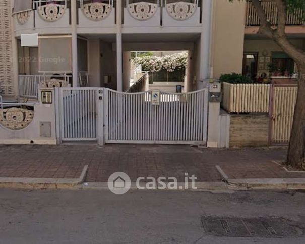 Box/posto auto in residenziale in Corso Italia 21