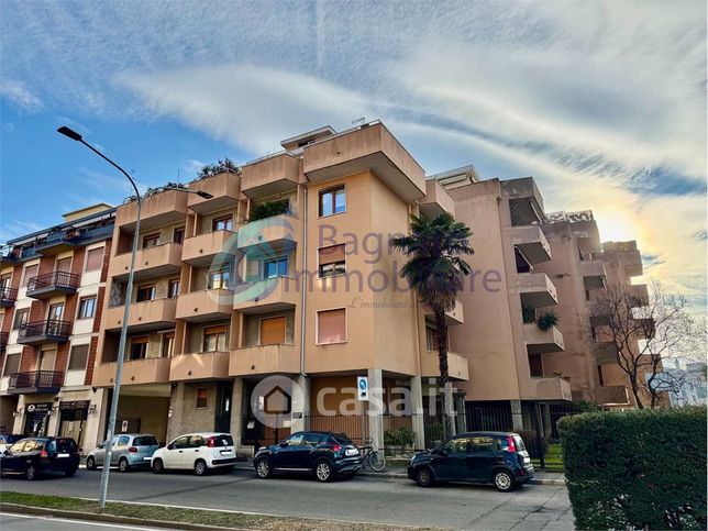 Appartamento in residenziale in Viale Allegra Giacomo 11