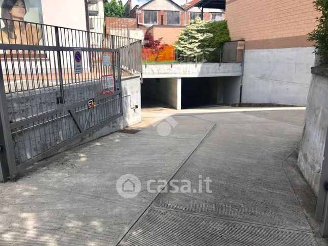 Box/posto auto in residenziale in Via Vigone 47